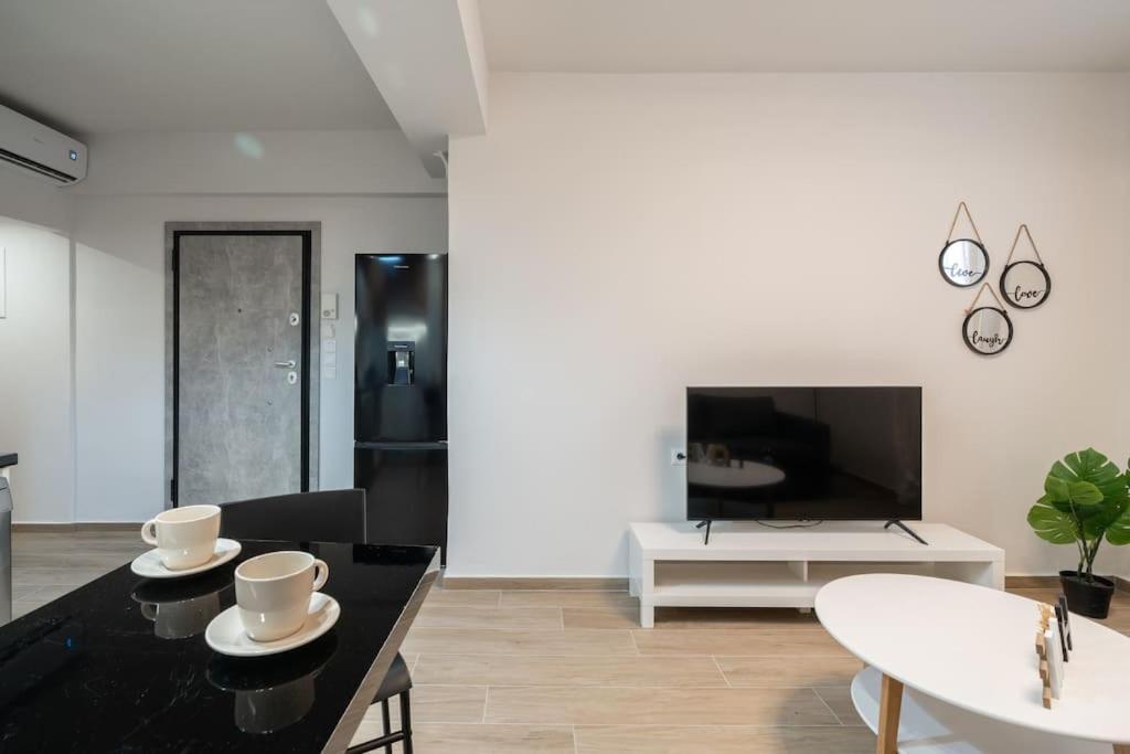 Gem Hidden Basement Treasure Apartment Athens